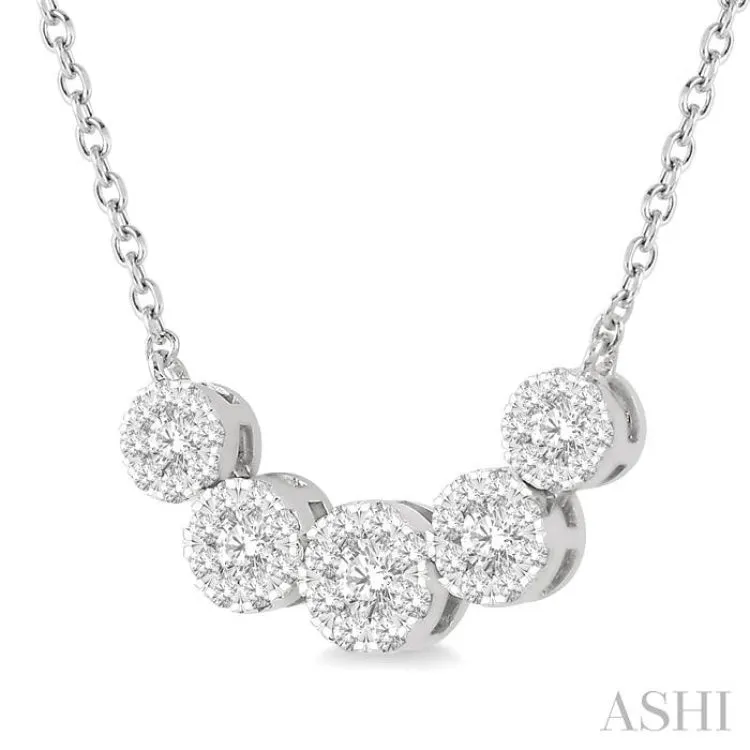 1/2 Ctw Round Cut Diamond Lovebright Necklace in 14K White Gold