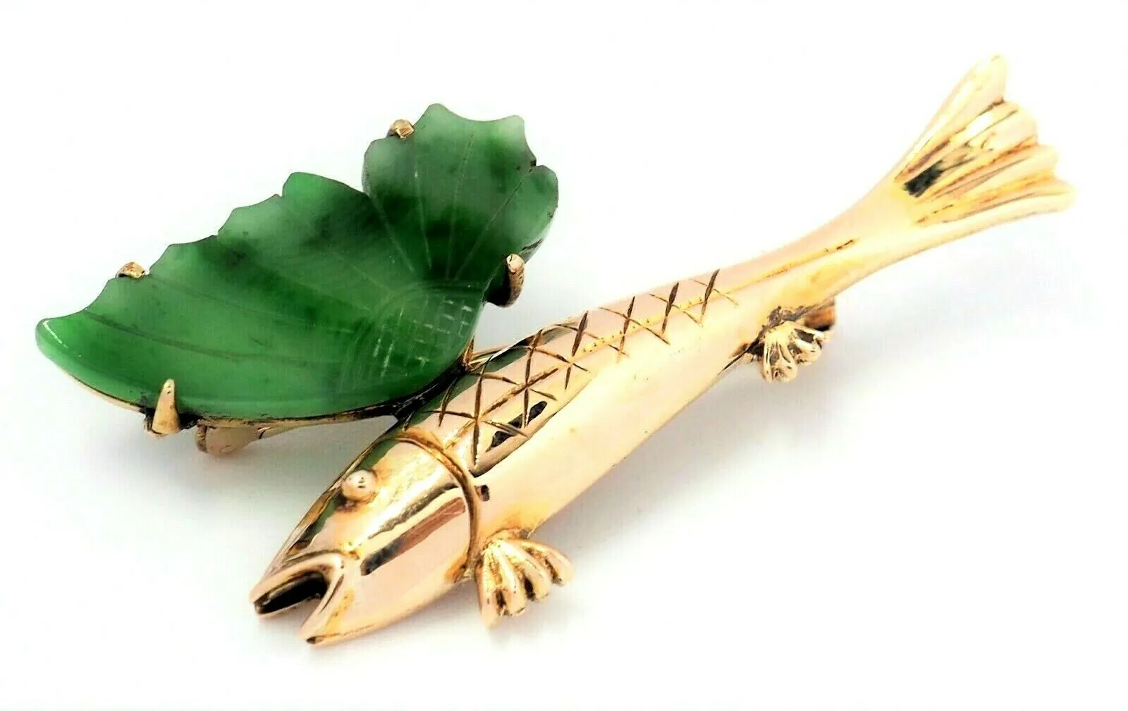 14ct Yellow Gold Fish Shaped Jadeite Brooch