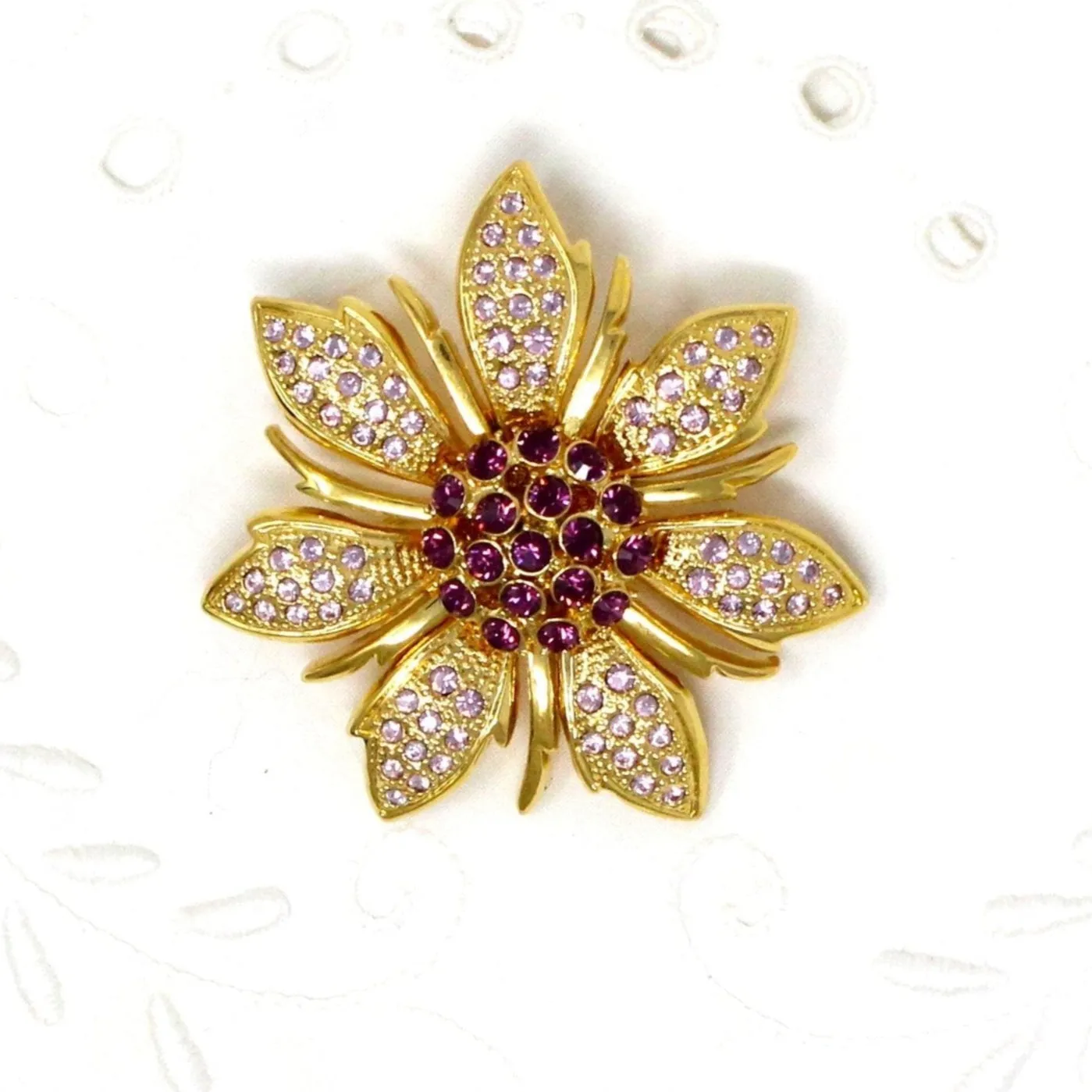 Brooch / Pin, Purple Rhinestones Flower, Large Purple Center & Lilac Petals, Gold-Tone