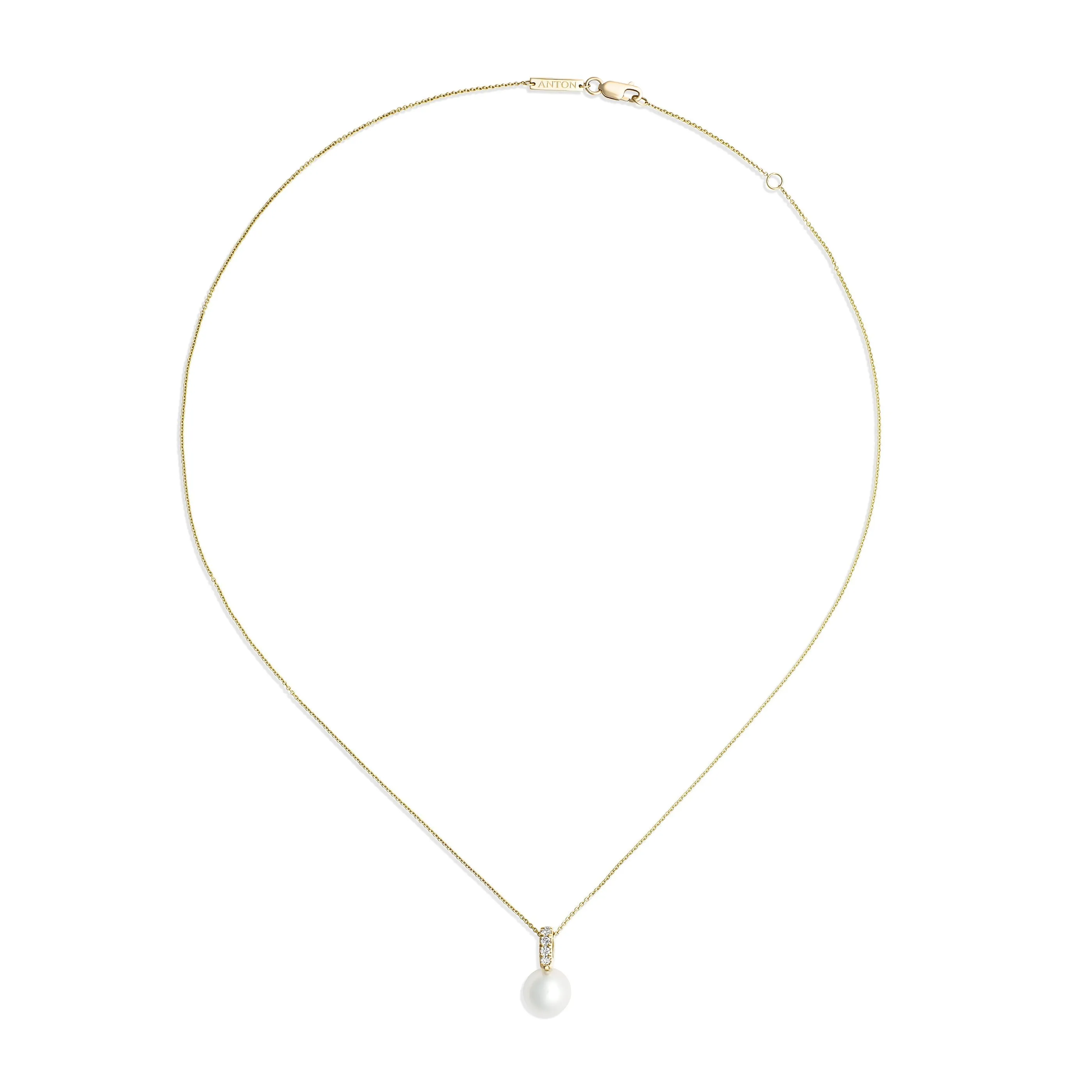 Classic Pearl and Diamond Pendant Necklace | 18K Yellow Gold