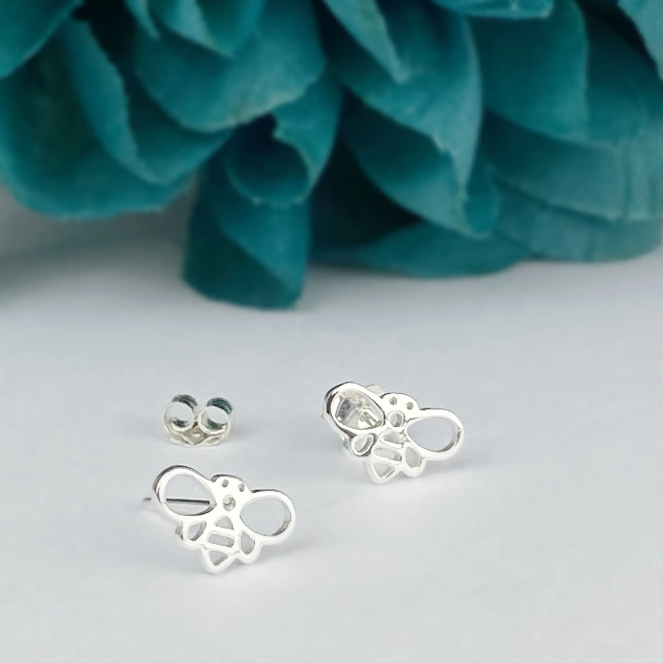 Delicate Bee Studs - VE629