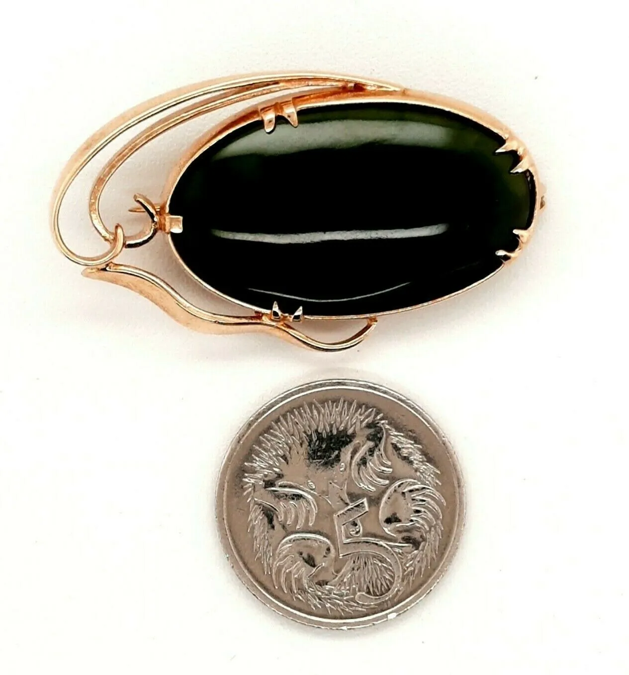 Nephrite Jade 9ct Yellow Gold Brooch