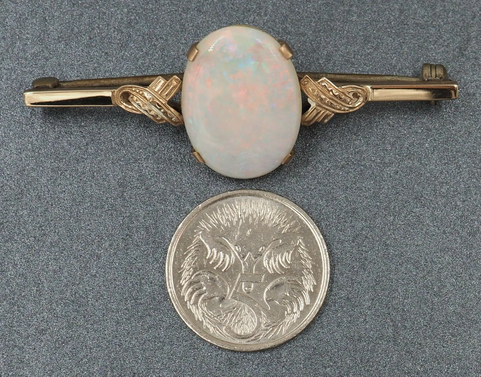 Opal 9ct Yellow Gold Brooch