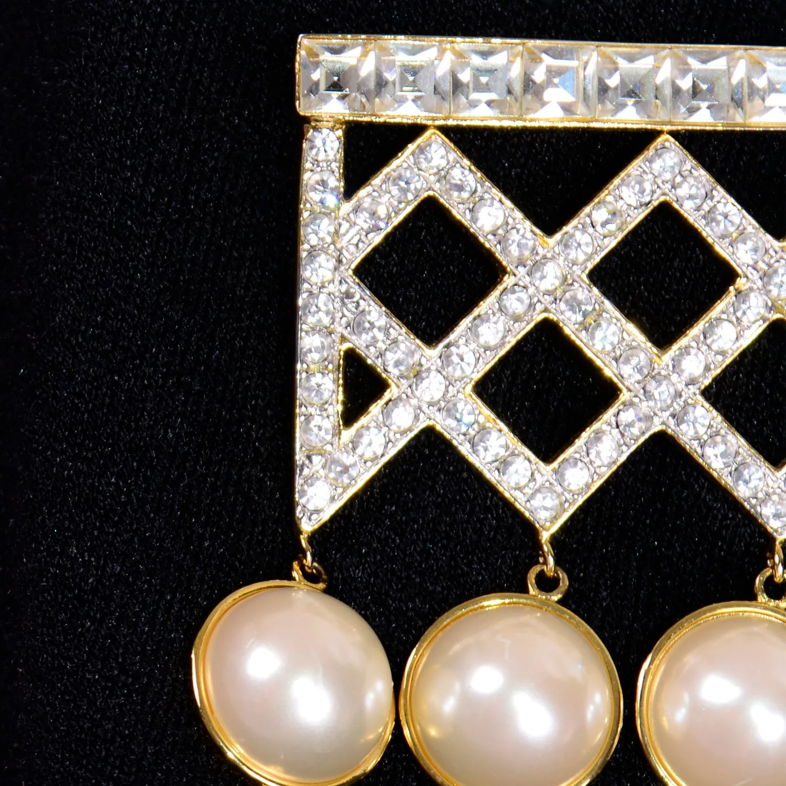 Vintage Valentino Garavani Dangle Pearl Crystal Brooch